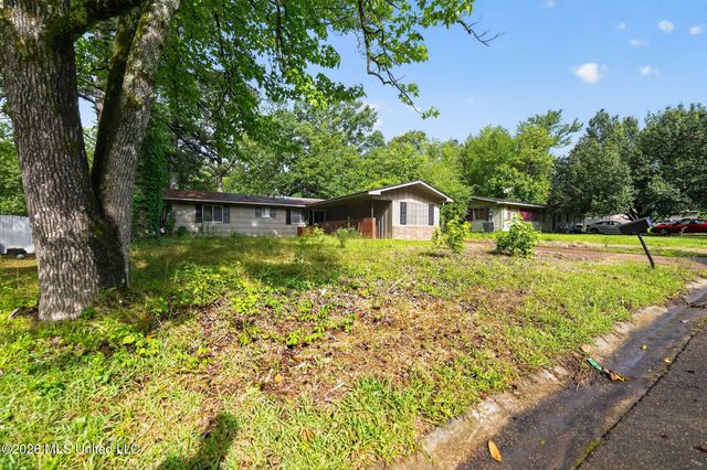 3027 Marwood Drive, Jackson, MS 39212