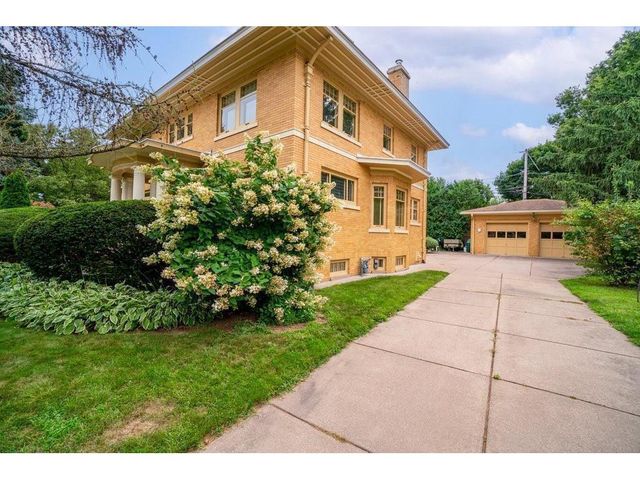 707 W Columbia Street, Chippewa Falls, WI 54729