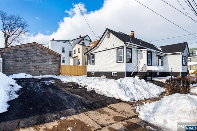 252 Keer Avenue, Newark, NJ 07112