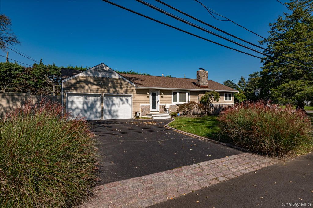 87 Bayway Avenue, Bay Shore, NY 11706 — photo 2