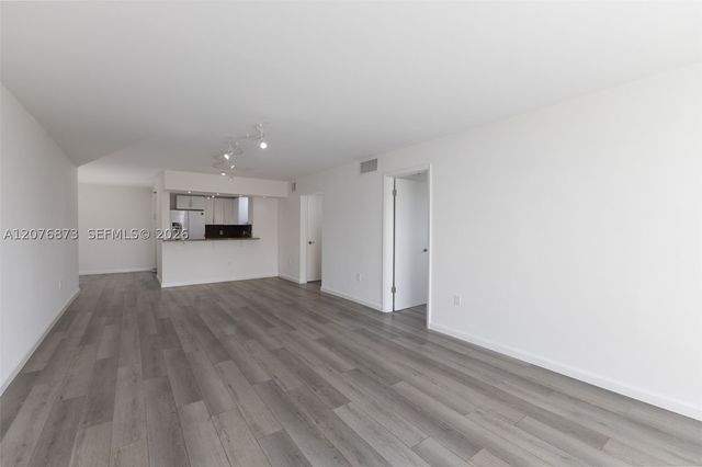 1045 10th St 604, Miami Beach, FL 33139