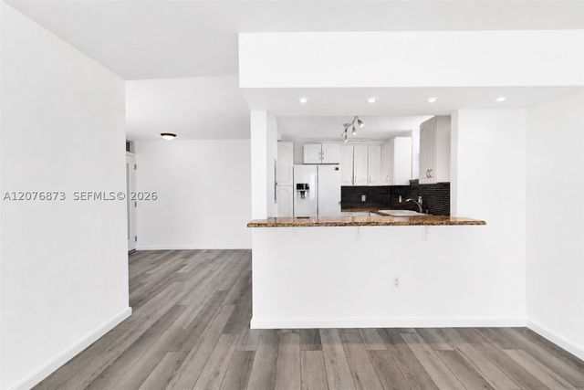 1045 10th St 604, Miami Beach, FL 33139