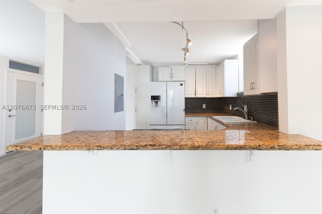 1045 10th St 604, Miami Beach, FL 33139