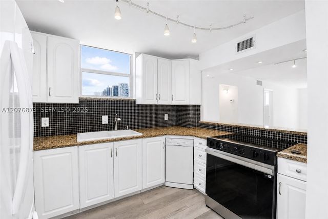 1045 10th St 604, Miami Beach, FL 33139
