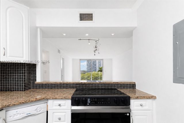 1045 10th St 604, Miami Beach, FL 33139