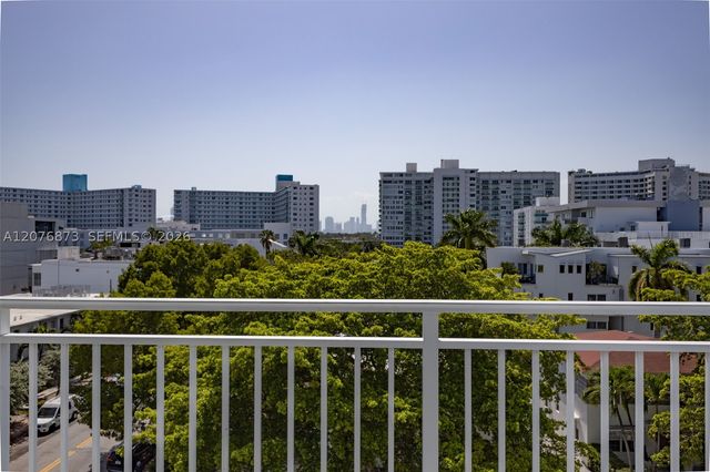 1045 10th St 604, Miami Beach, FL 33139