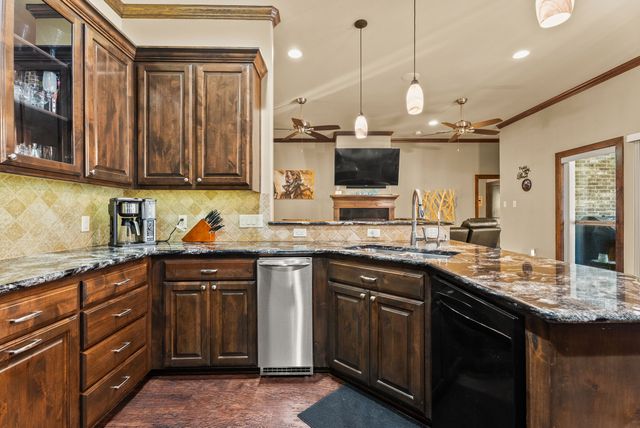 237 County Rd 2321, Mineola, TX 75773