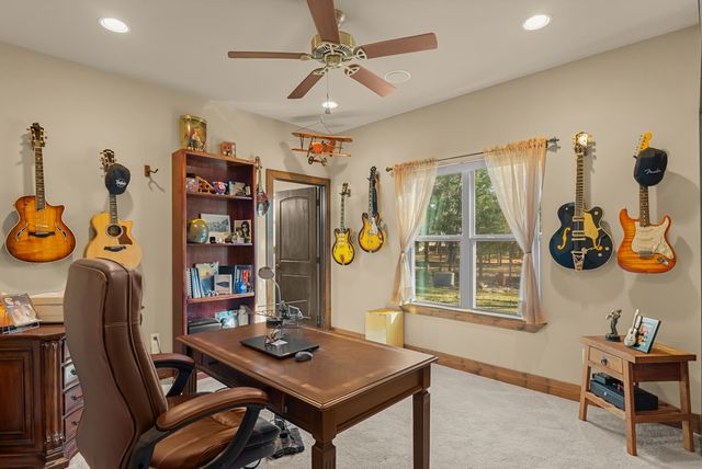 237 County Rd 2321, Mineola, TX 75773