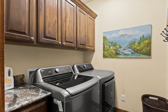 237 County Rd 2321, Mineola, TX 75773