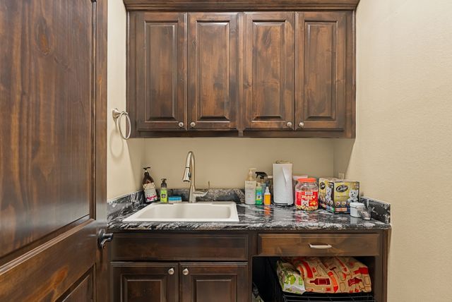 237 County Rd 2321, Mineola, TX 75773