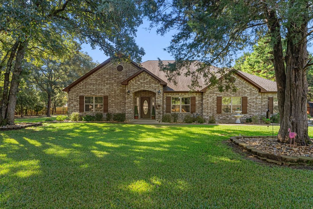 237 County Rd 2321, Mineola, TX 75773