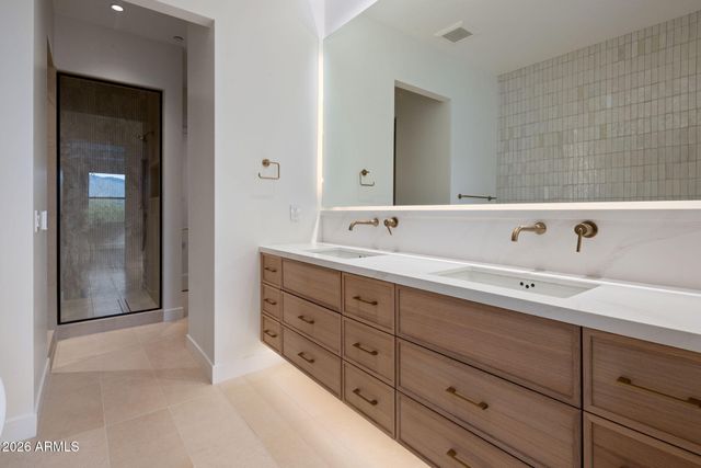 37200 N CAVE CREEK Road 2101, Scottsdale, AZ 85262