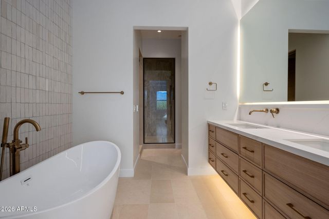 37200 N CAVE CREEK Road 2101, Scottsdale, AZ 85262