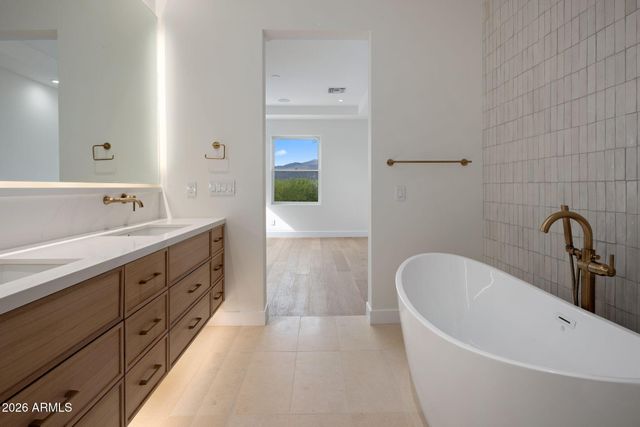37200 N CAVE CREEK Road 2101, Scottsdale, AZ 85262