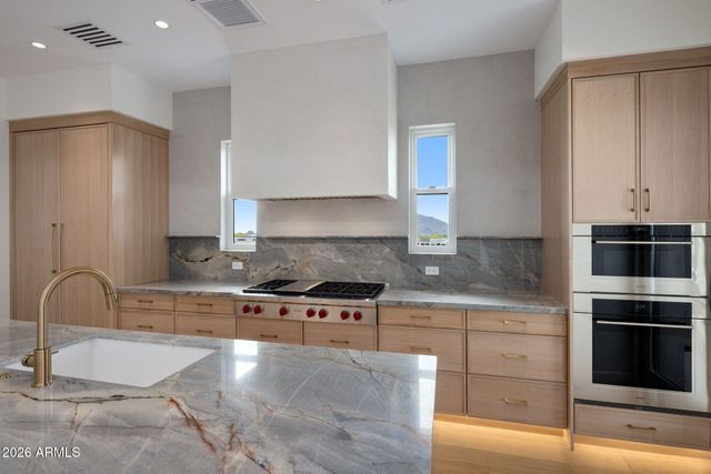 37200 N CAVE CREEK Road 2101, Scottsdale, AZ 85262