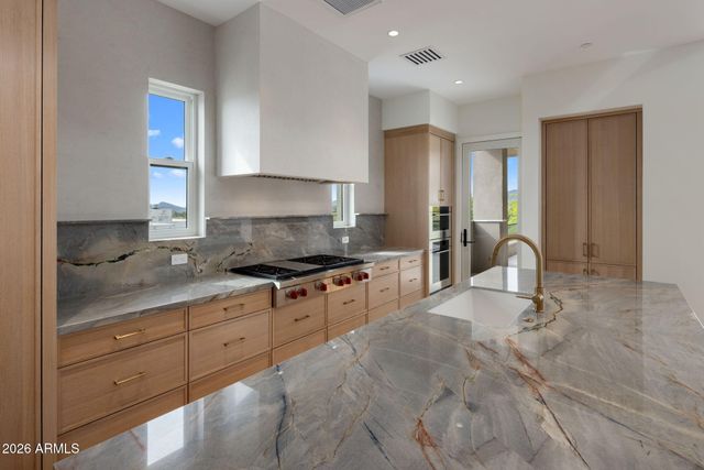 37200 N CAVE CREEK Road 2101, Scottsdale, AZ 85262