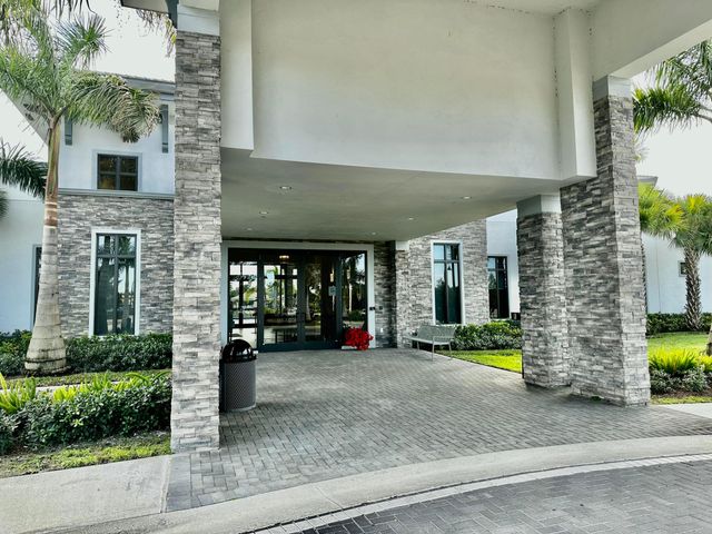 8336 W Blue Spring Drive, Parkland, FL 33067