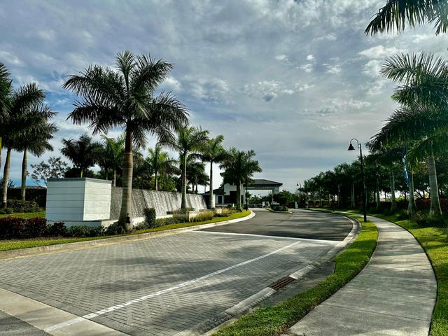 8336 W Blue Spring Drive, Parkland, FL 33067
