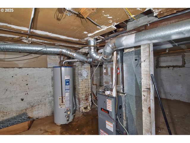 8523 Se STARK St, Portland, OR 97216