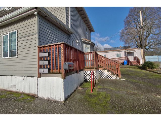 8523 Se STARK St, Portland, OR 97216