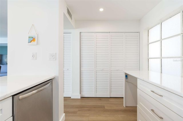 5633 PUERTA DEL SOL BOULEVARD S 204, St Petersburg, FL 33715