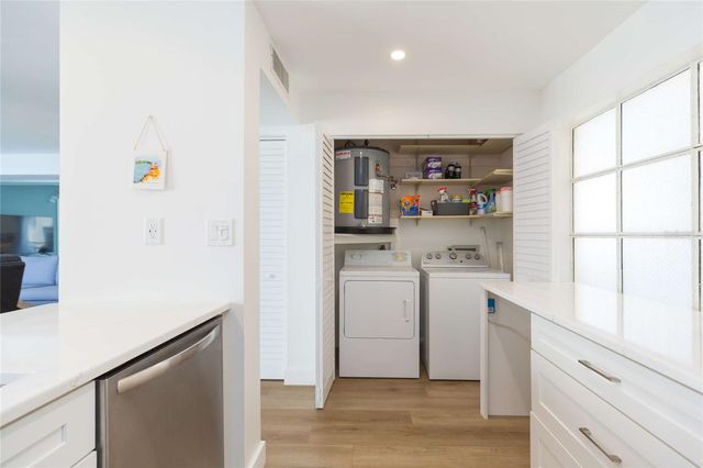 5633 PUERTA DEL SOL BOULEVARD S 204, St Petersburg, FL 33715