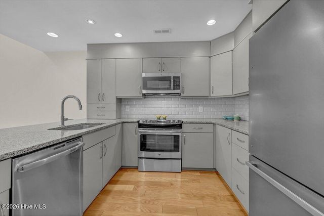 1800 Eastwood Road Apt 103, Wilmington, NC 28403