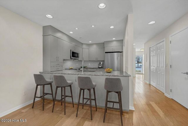 1800 Eastwood Road Apt 103, Wilmington, NC 28403