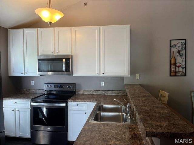 147 Brandy Mill Circle 25E, High Ridge, MO 63049