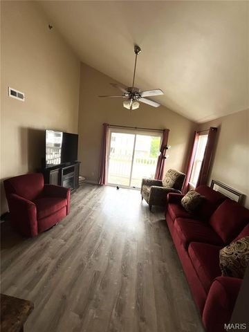 147 Brandy Mill Circle 25E, High Ridge, MO 63049