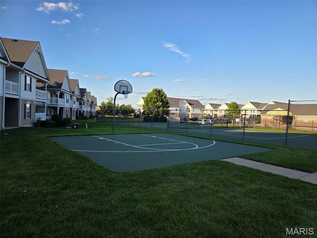 147 Brandy Mill Circle 25E, High Ridge, MO 63049