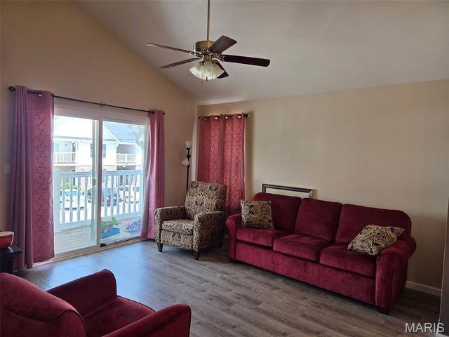 147 Brandy Mill Circle 25E, High Ridge, MO 63049