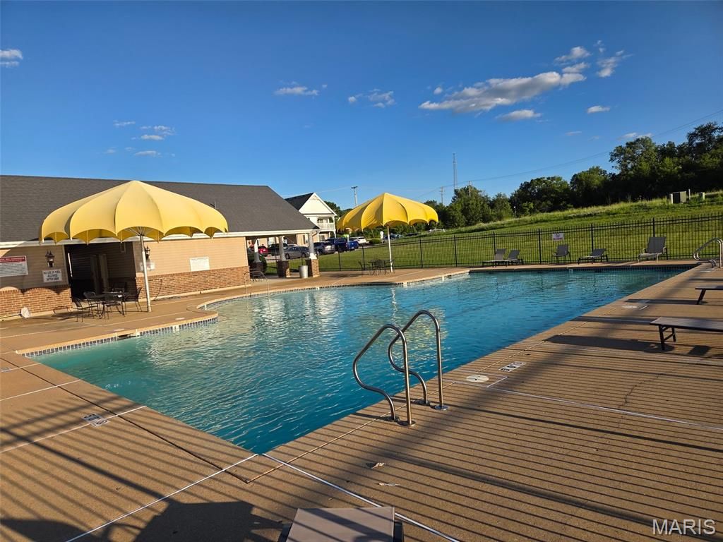 147 Brandy Mill Circle 25E, High Ridge, MO 63049
