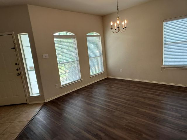 1514 Kothman DR, Hutto, TX 78634