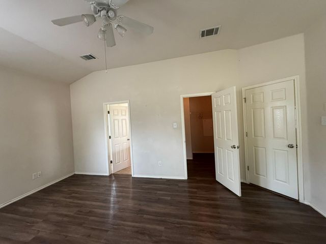 1514 Kothman DR, Hutto, TX 78634