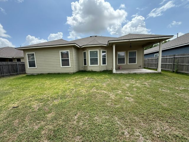 1514 Kothman DR, Hutto, TX 78634
