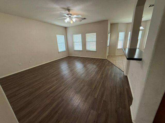 1514 Kothman DR, Hutto, TX 78634