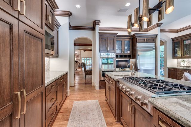1503 Cottonwood Valley Circle N, Irving, TX 75038