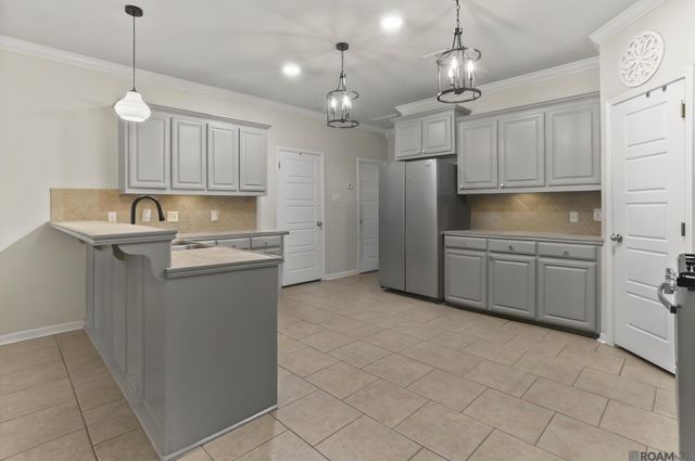 43236 Cypress Bend Ave, Gonzales, LA 70737