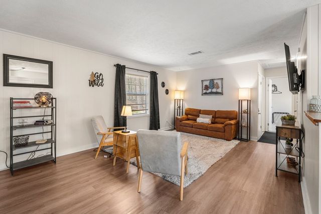 207 Westgate Circle, Pine Mountain, GA 31822