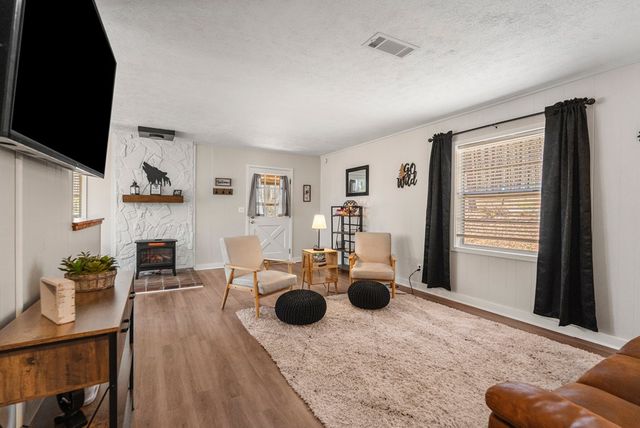 207 Westgate Circle, Pine Mountain, GA 31822