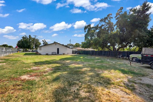 3767 Kentucky Ave, Riverbank, CA 95367