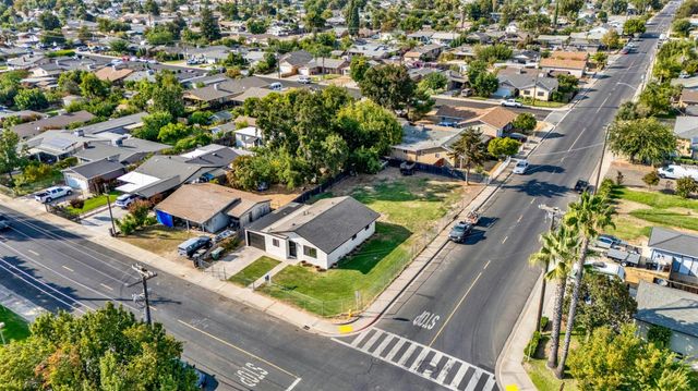 3767 Kentucky Ave, Riverbank, CA 95367