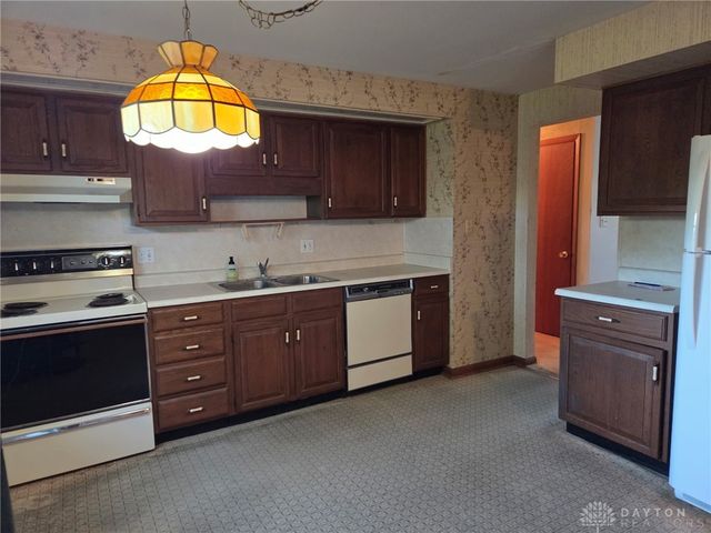 408 W Herr Street, Englewood, OH 45322