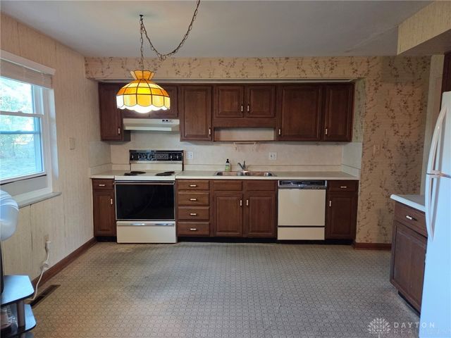 408 W Herr Street, Englewood, OH 45322