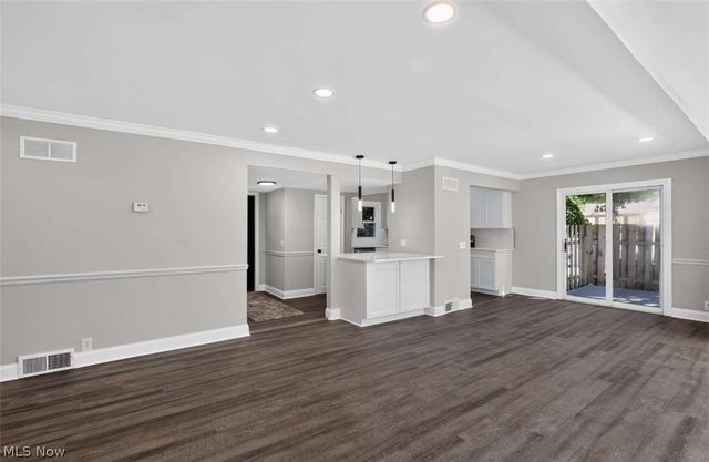 4 Owaissa Drive, Eastlake, OH 44095