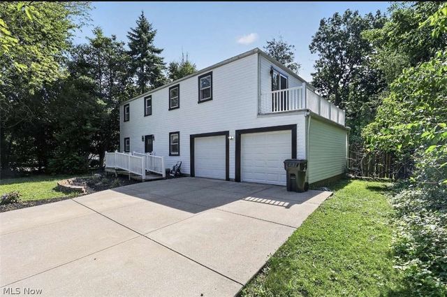 4 Owaissa Drive, Eastlake, OH 44095