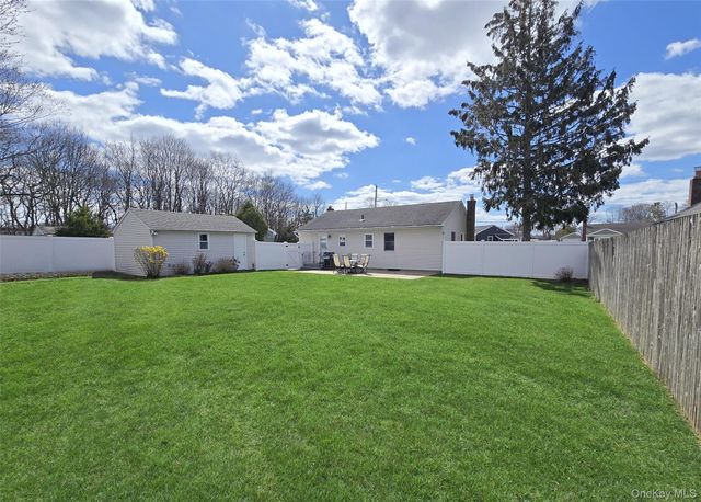 23 Herbert Circle, Patchogue, NY 11772