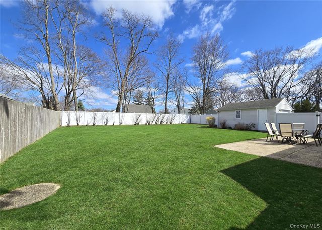 23 Herbert Circle, Patchogue, NY 11772
