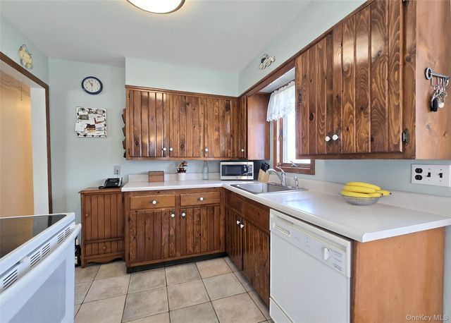 23 Herbert Circle, Patchogue, NY 11772